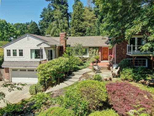 16525 39th Ave Ne, Lake Forest Park, WA, 98155-5601 | Card Image