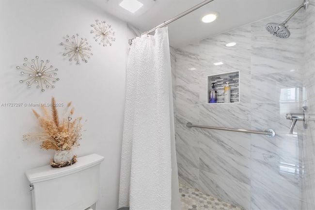APT-603 - 1155 Brickell Bay Dr, Condo with 2 bedrooms, 2 bathrooms and null parking in Miami FL | Image 18