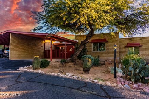 126 E Mountain Morning Dr, Oro Valley, AZ, 85704-7310 | Card Image
