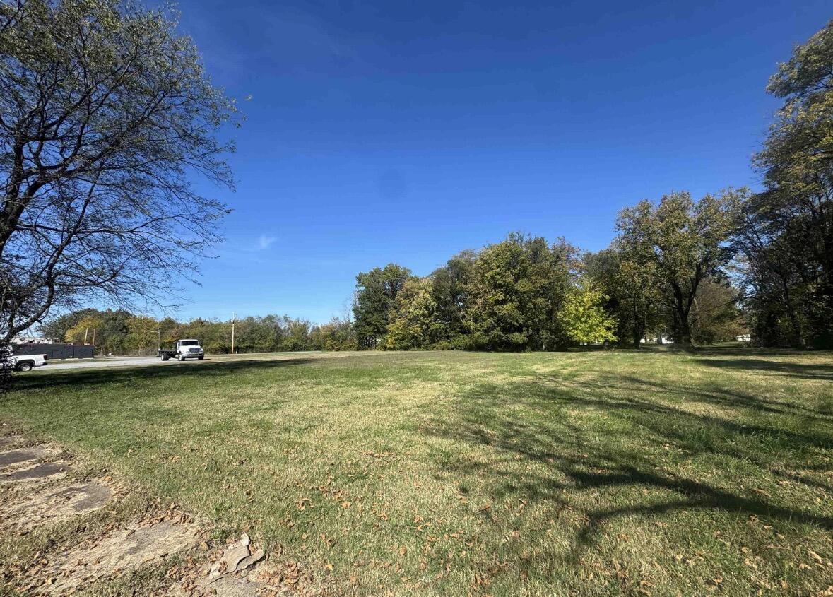 Land in Paducah 2