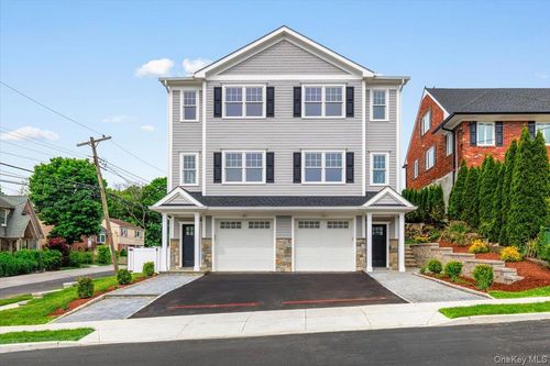 3 Pine St, West Harrison, NY, 10604-2522 | Card Image