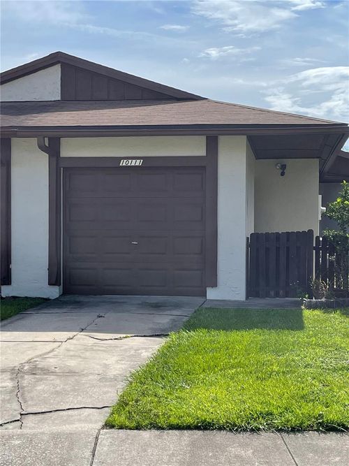 10111 Berry Field Ct, ORLANDO, FL, 32821-8273 | Card Image