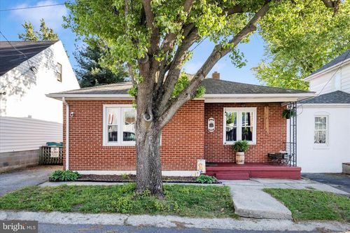 3 E Chestnut Street, FUNKSTOWN, MD, 21734 | Card Image