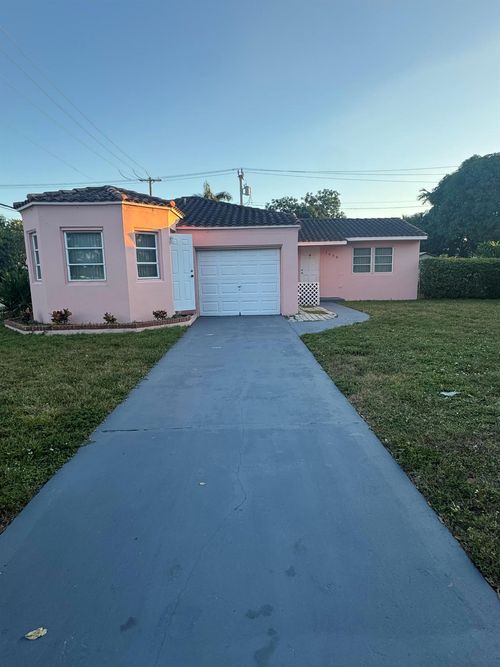 1600 Van Buren St, Hollywood, FL, 33020-5112 | Card Image