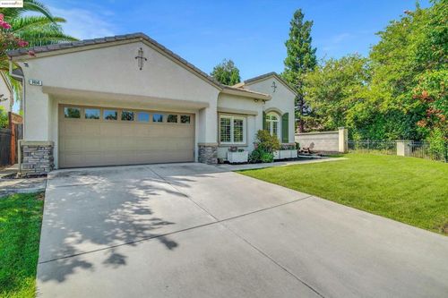 1414 Buckingham Dr, Brentwood, CA, 94513 | Card Image