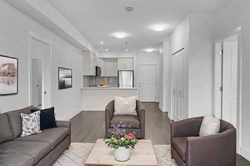 204-9983 Barnston Dr E, Surrey, BC, V4N6T3 | Card Image