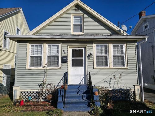 39 Lockhart Ave, Waterbury, CT, 06705-1924 | Card Image