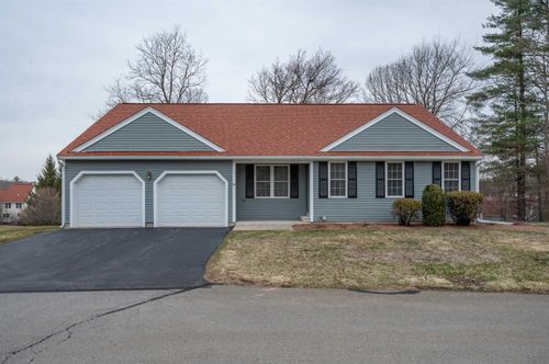 4 Myopia Ln, Nashua, NH, 03063-2817 | Card Image
