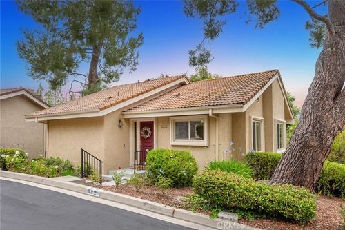 602 Calle Mirador, Oak Park, CA, 91377-3735 | Card Image