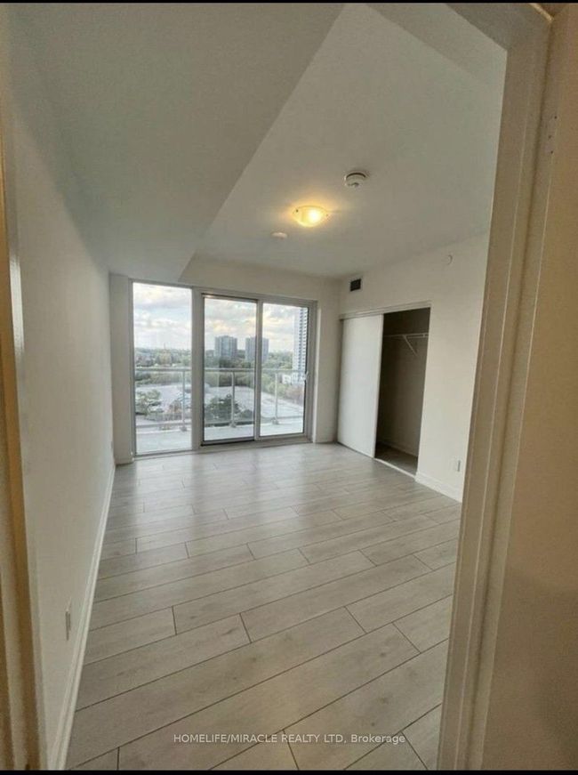 906 - 2033 Kennedy Rd, Condo with 2 bedrooms, 2 bathrooms and null parking in Toronto ON | Image 9