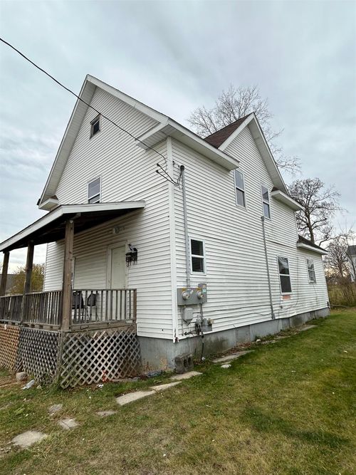 1303 Root St, Flint, MI, 48503-1560 | Card Image