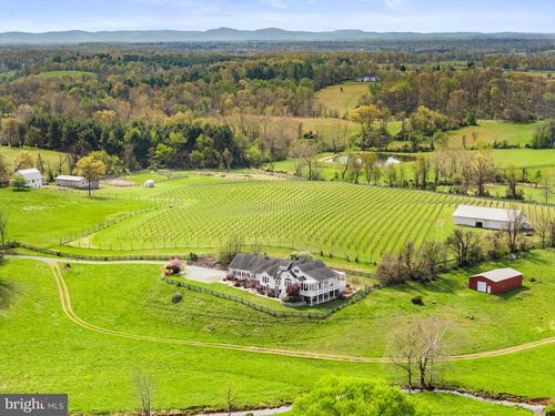35047 Snickersville Tpke, ROUND HILL, VA, 20141-2050 | Card Image