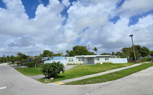 591 Seagrape Rd, Lantana, FL, 33462-5951 | Card Image