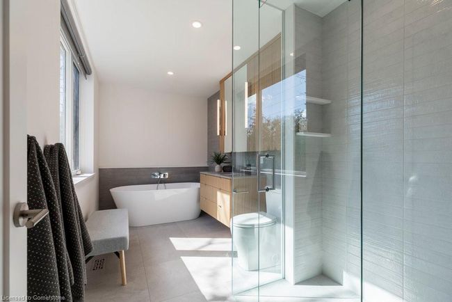 315 Park St W, House other with 5 bedrooms, 3 bathrooms and 2 parking in Dundas ON | Image 20
