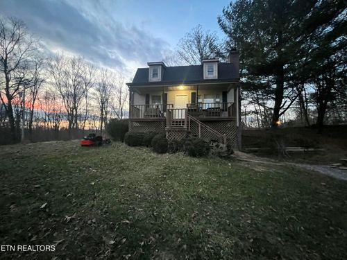 397 Whitaker Ln, Tazewell, TN, 37879-7705 | Card Image