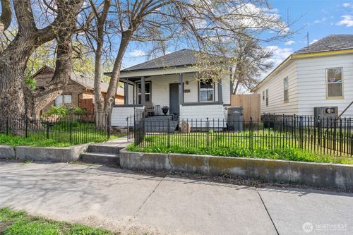 411 W 1st Ave, Kennewick, WA, 99336-3926 | Card Image