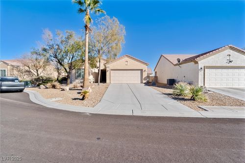 7922 Crested Starling Ct, North Las Vegas, NV, 89084-2422 | Card Image