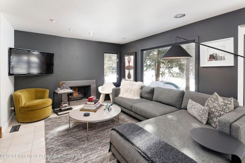 e4-814 W Bleeker St, Aspen, CO, 81611-3100 | Card Image