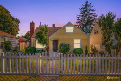 611 Nw 48th Street, House other with 3 bedrooms, 1 bathrooms and null parking in Seattle WA | Image 1