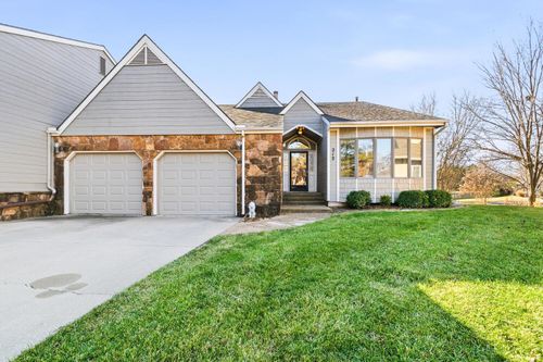 909 N Maize Rd, Wichita, KS, 67212-4558 | Card Image