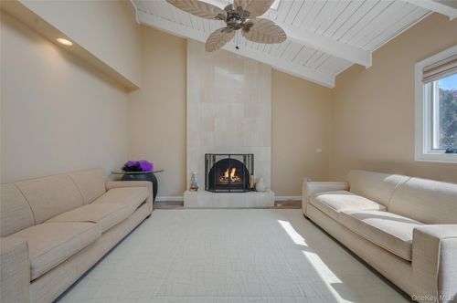 3935 Sally Ln, Oceanside, NY, 11572-5934 | Card Image