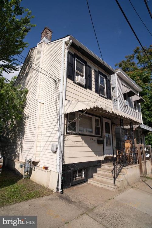 46 Bond St, Trenton, NJ, 08618-3702 | Card Image