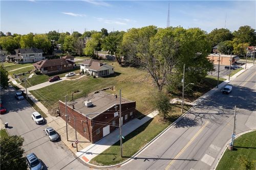 1335 E 27th St, Kansas City, MO, 64108-2921 | Card Image
