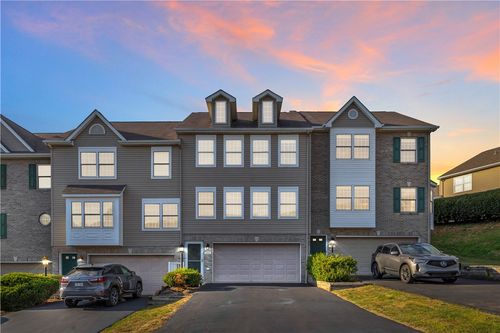 2002 Ashburn Ct, Jeannette, PA, 15644-4746 | Card Image