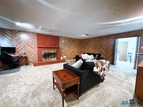 102 W Berry Dr, Hobbs, NM, 88240 | Card Image