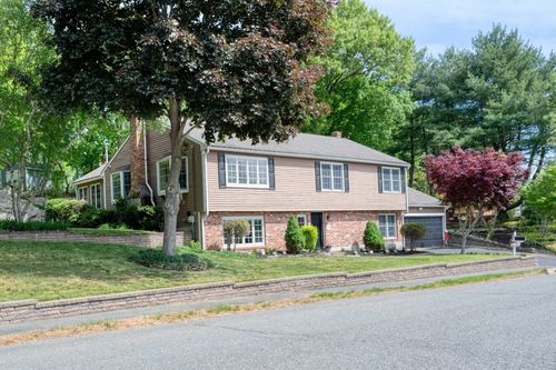 19 Essex Heights Dr, Weymouth, MA, 02188-3537 | Card Image