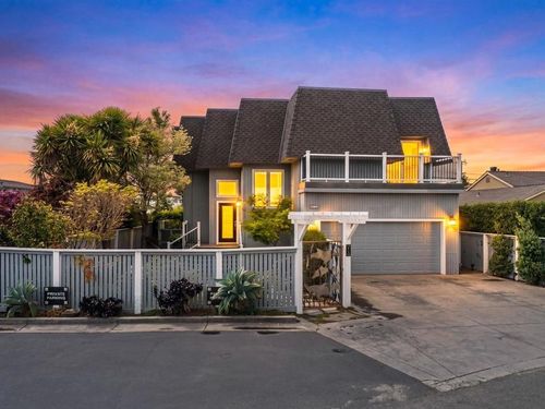 523 Middlefield Dr, Aptos, CA, 95003-3517 | Card Image