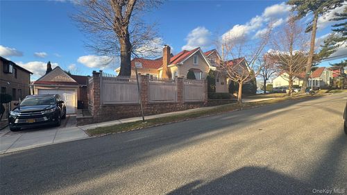 4020 249th St, Little Neck, NY, 11363-1653 | Card Image