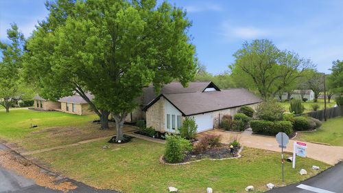 201 Towhee Dr, Buda, TX, 78610-2648 | Card Image