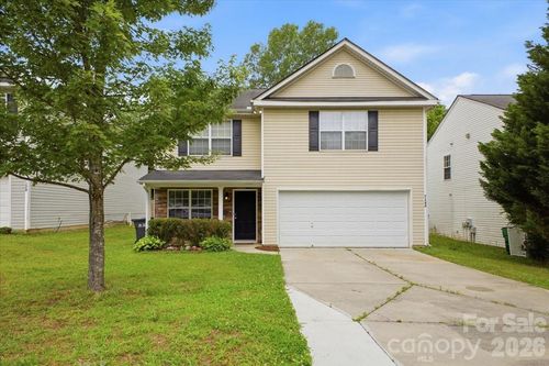 7143 Wandering Creek Dr, Charlotte, NC, 28216-8915 | Card Image
