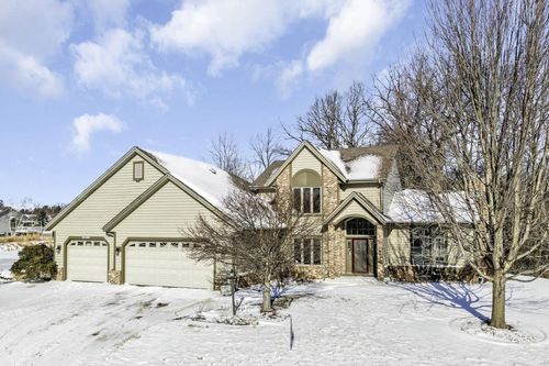 N65W15278 Blue Heron Drive, Menomonee Falls, WI, 53051 | Card Image