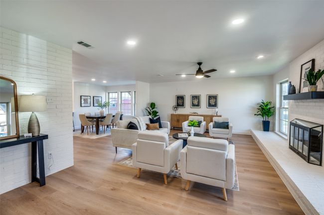 2028 Casa Loma Ct, House other with 3 bedrooms, 2 bathrooms and null parking in Grapevine TX | Image 6