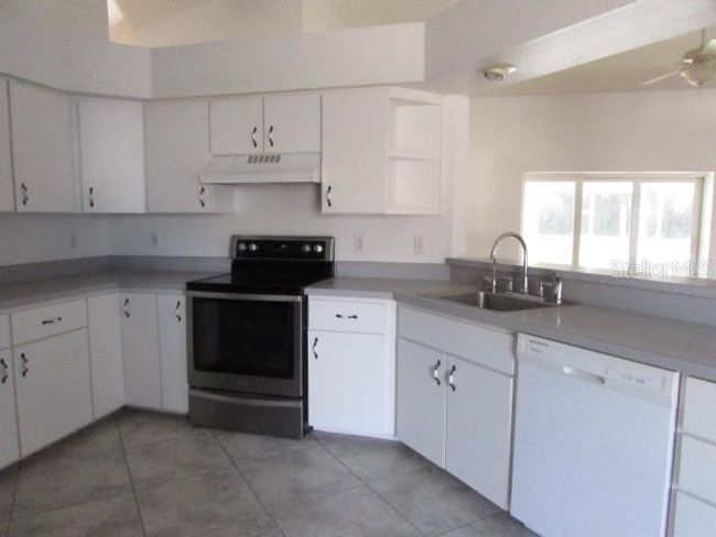 7558 Sw 103 Rd Loop, House other with 3 bedrooms, 2 bathrooms and null parking in OCALA FL | Image 5