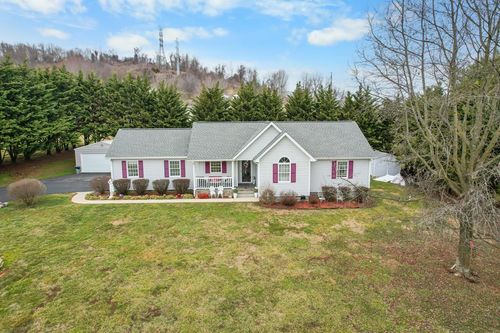 14245 Wallace Pike, Bristol, VA, 24202-3670 | Card Image