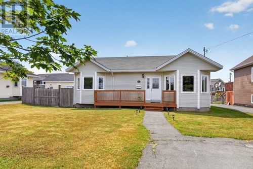 35 Porters Rd, Conception Bay South, NL, A1X6T5 | Card Image
