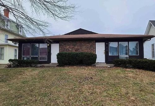 536 10th Ave S, Clinton, IA, 52732-5881 | Card Image