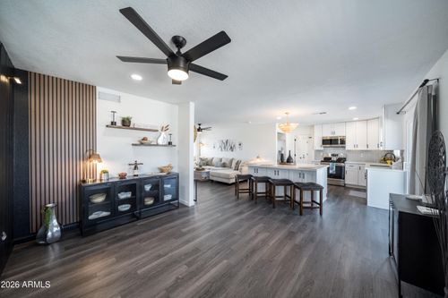 2132 E Monte Cristo Ave, Phoenix, AZ, 85022-3495 | Card Image