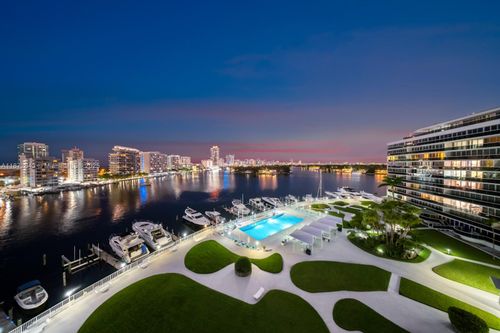 702704-900 Bay Dr, Miami Beach, FL, 33141-5623 | Card Image