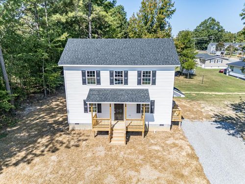 105 N Hurt St, Blackstone, VA, 23824-1512 | Card Image