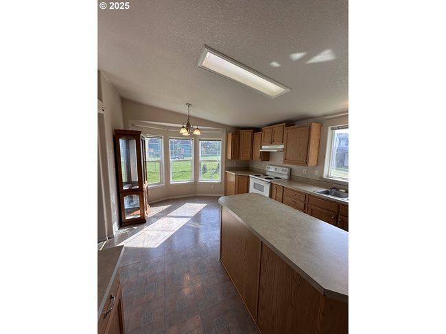 34112 Ophir Rd, House other with 3 bedrooms, 2 bathrooms and 2 parking in Gold Beach OR | Image 13