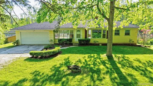 5890 Grange Hall Road, Groveland Township, MI, 48442 | Card Image