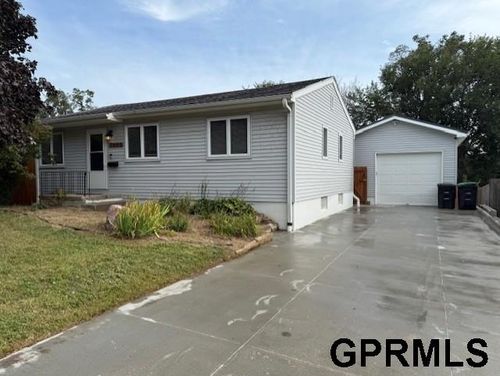 7555 Charles St, Omaha, NE, 68114-1711 | Card Image