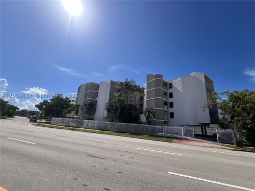 407-2000 Biarritz Dr, Miami Beach, FL, 33141-4470 | Card Image