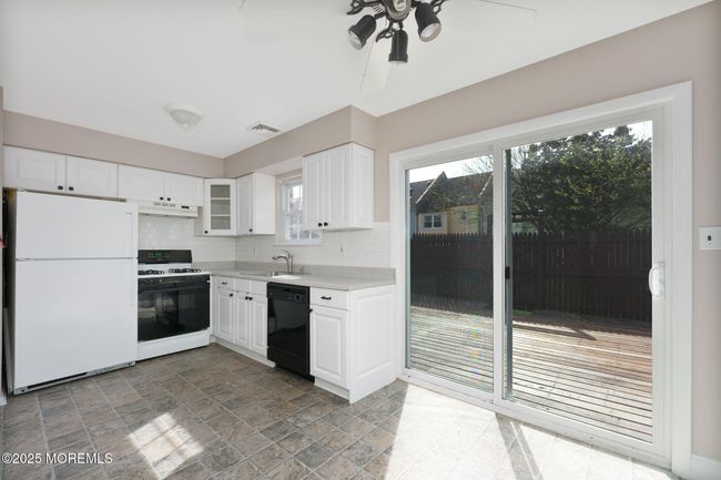 156 Greenwood Loop Rd, Townhouse with 2 bedrooms, 2 bathrooms and null parking in Brick NJ | Image 9