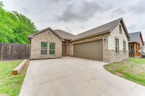 112 Ryburn St, Waxahachie, TX, 75165-3945 | Card Image
