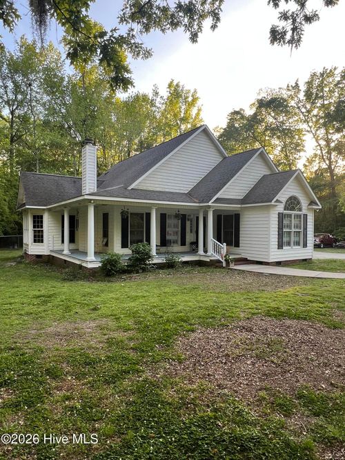169 Bradshaw Rd, Bladenboro, NC, 28320-7105 | Card Image